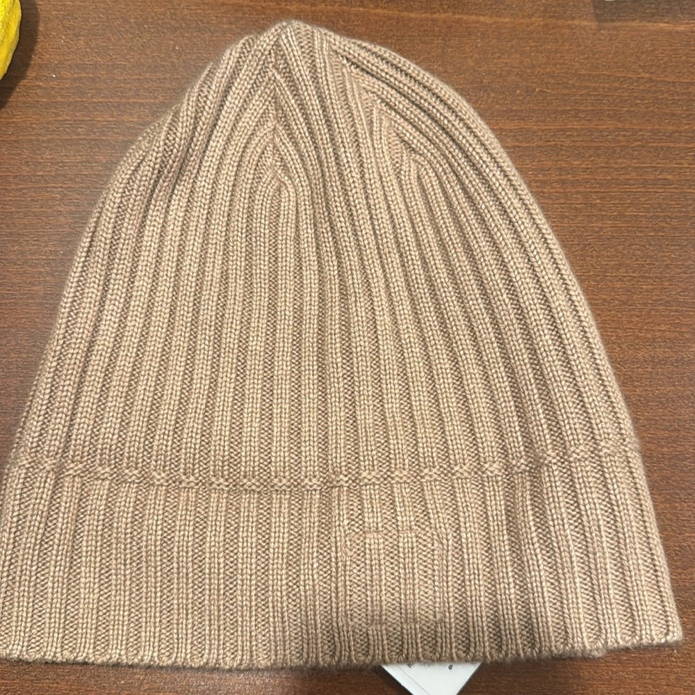 ALO cashmere blend Rib beanie in toasted almond - Picture 5 of 6